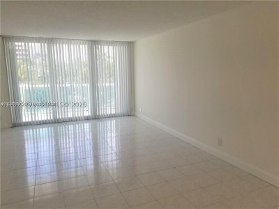 Aluguel de apartamento no Arlen House 208