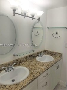 Aluguel de apartamento no Arlen House 208