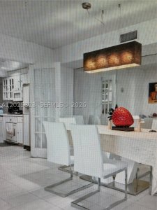 Comprar apartamento en Towers of Key Biscayne B506