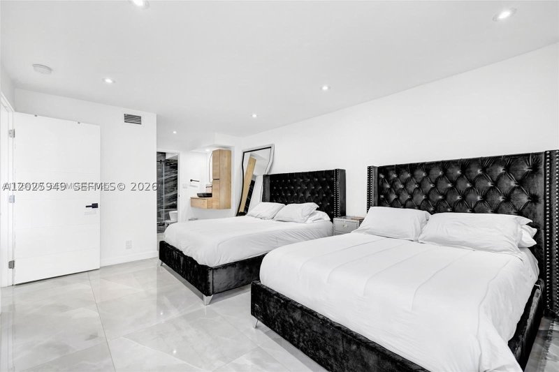 Condo for sale at Arlen House 503