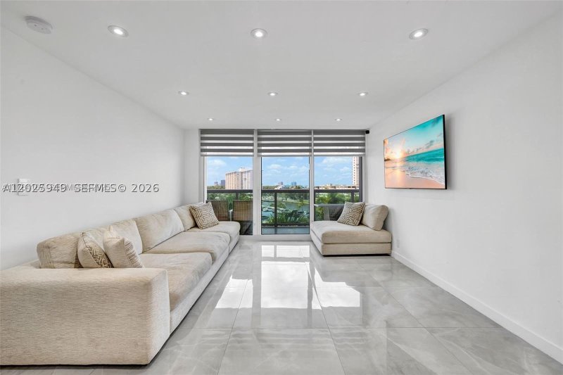Condo for sale at Arlen House 503