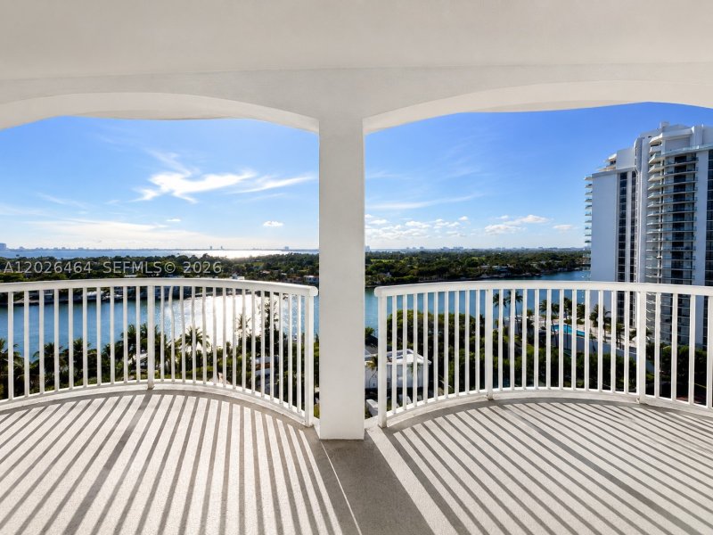 Comprar apartamento en Carriage House Miami Beach 1022