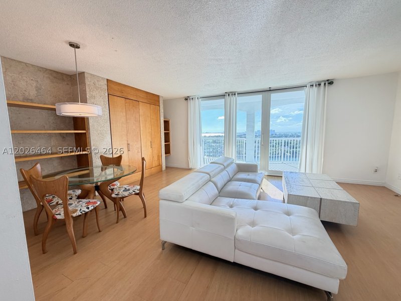 Comprar apartamento en Carriage House Miami Beach 1022