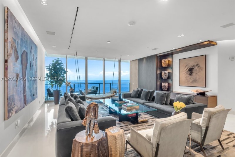 Comprar apartamento no Oceana Key Biscayne LPH2N