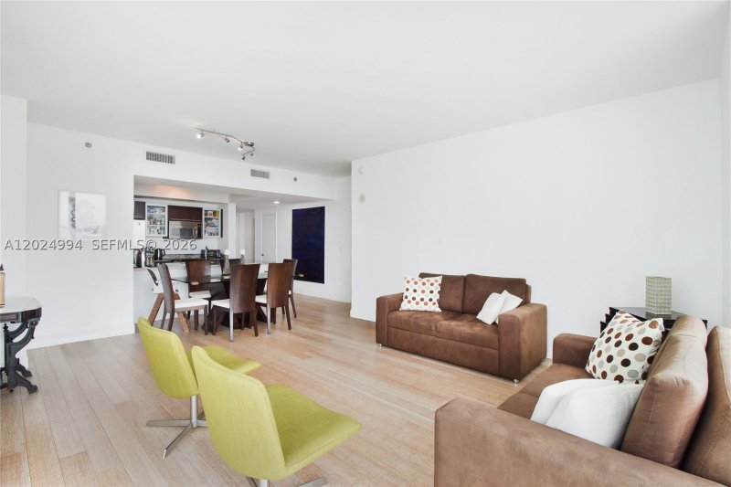 Apartment for rent at The Plaza Tower I 1911