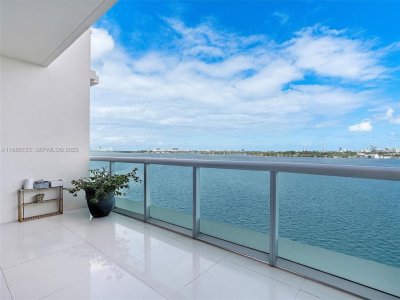 Aluguel de apartamento no Cielo On The Bay Unit 1202