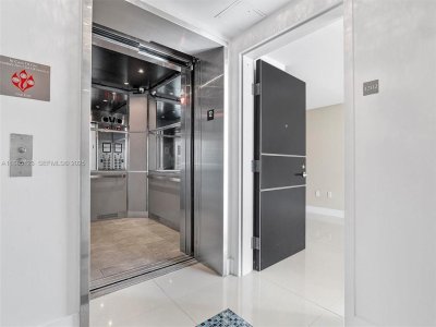 Aluguel de apartamento no Cielo On The Bay Unit 1202