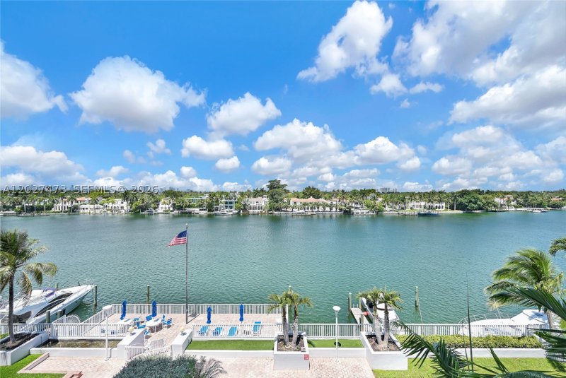 Seacoast 5700 Apt #5J