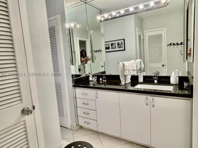 Aluguel de apartamento no Parker Plaza Estates 801