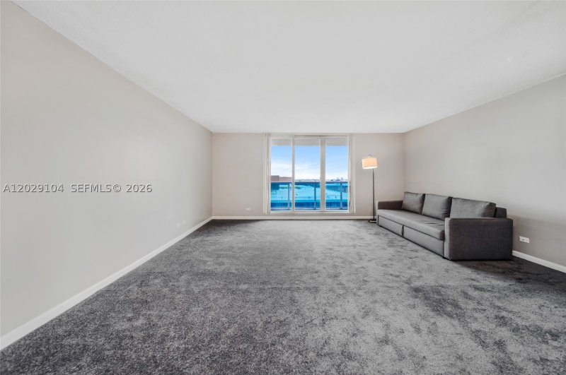 Alquiler de apartamento en Roney Palace 1030