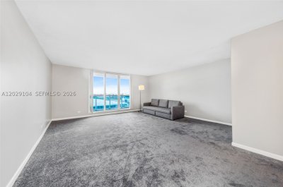 Alquiler de apartamento en Roney Palace 1030