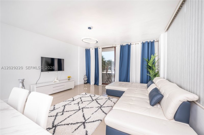Apartment for rent at Alexander Towers 221