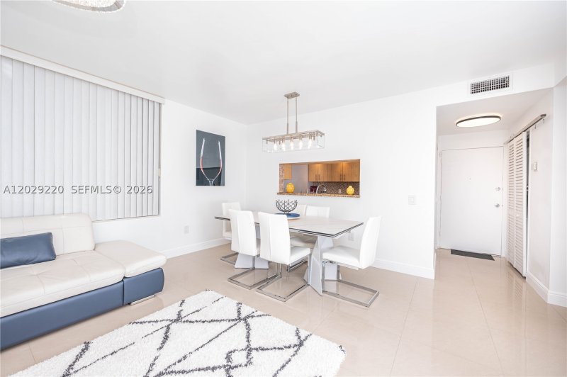 Apartment for rent at Alexander Towers 221