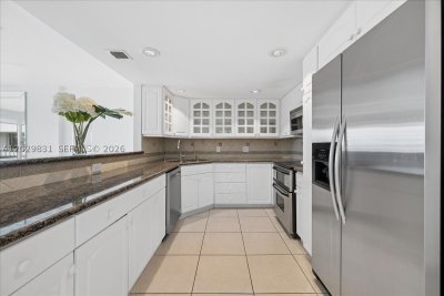 Comprar apartamento no Commodore Club South 911