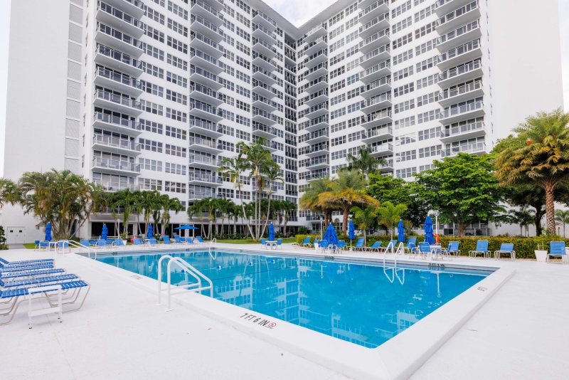 Condo for sale at Coral Ridge Towers South 1507