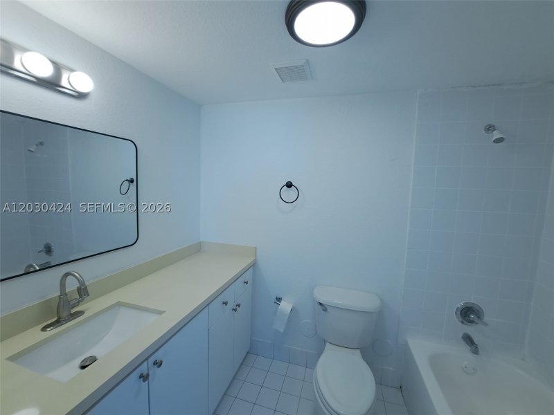 Apartment for rent at Season One Brickell 903
