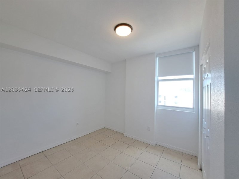 Apartment for rent at Season One Brickell 903