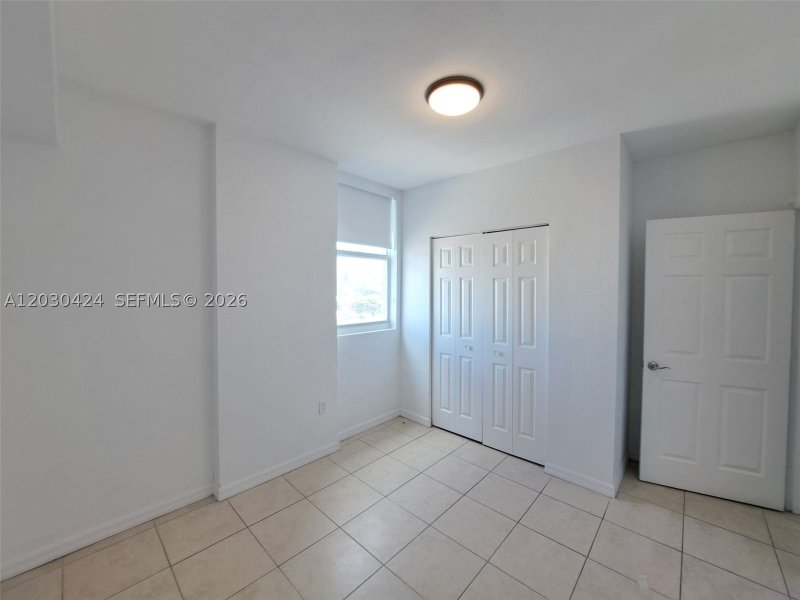 Apartment for rent at Season One Brickell 903