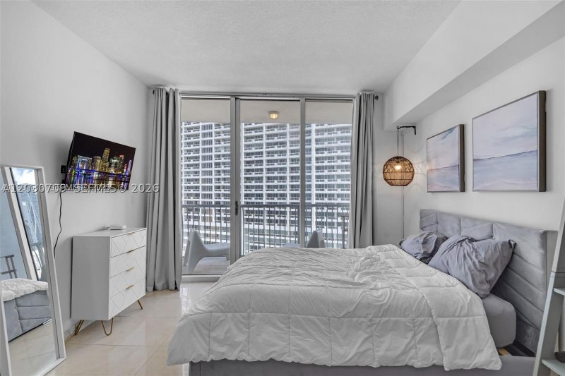 Condo for sale at Opera Tower 1204