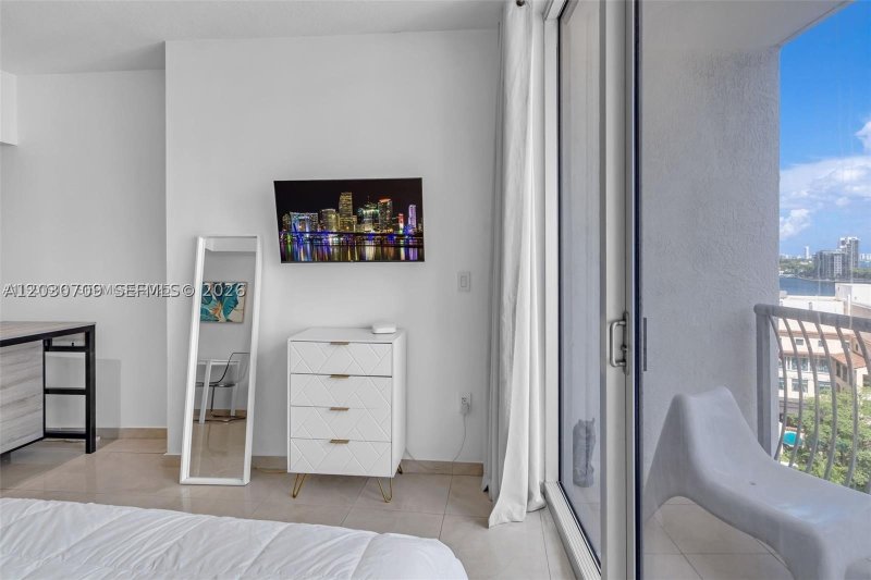 Condo for sale at Opera Tower 1204