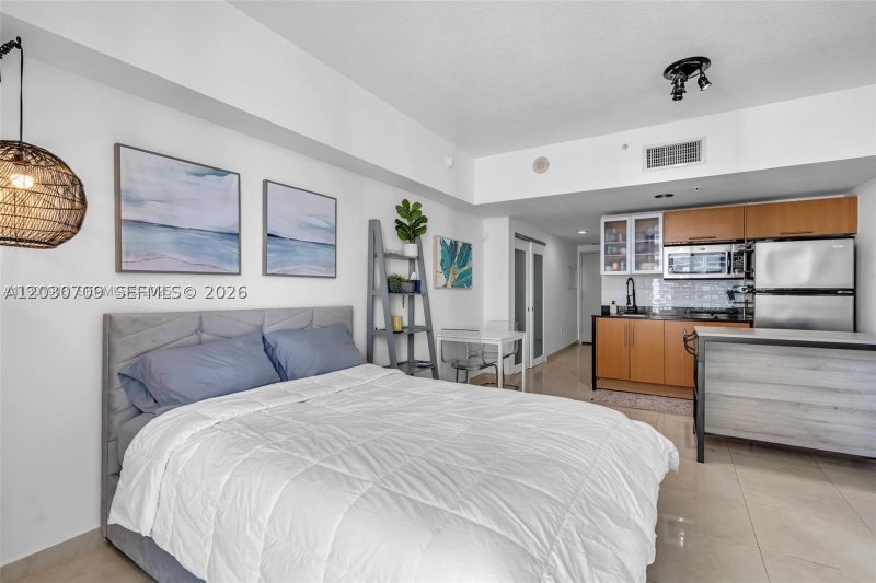 Condo for sale at Opera Tower 1204