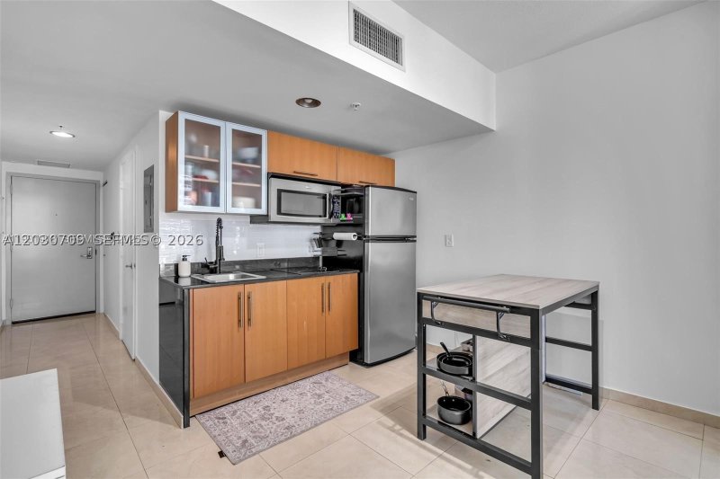Condo for sale at Opera Tower 1204