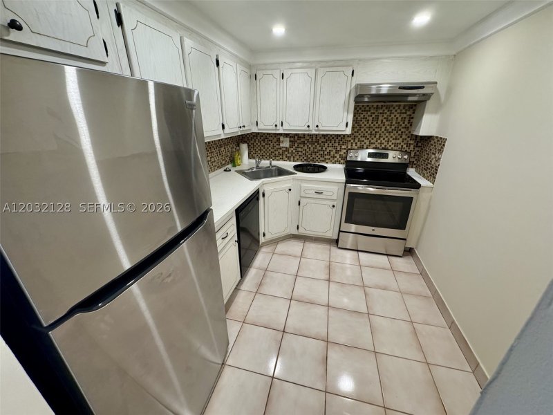 Condo for sale at Bayview Towers A1410