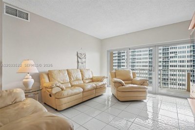 Aluguel de apartamento no The Hemispheres 15A