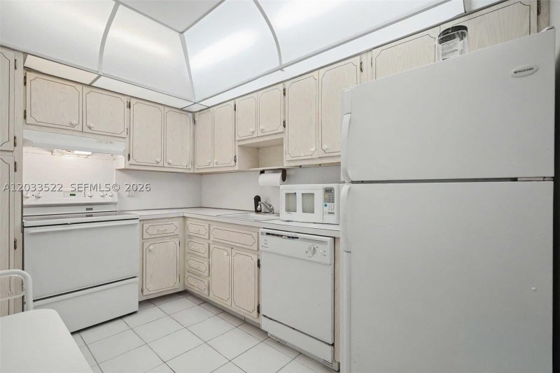 Apartment for rent at The Hemispheres 15A