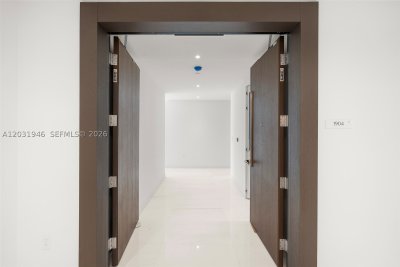 Comprar apartamento no Aston Martin Residences 1904C