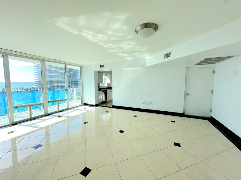 Condo for sale at Grandview 906