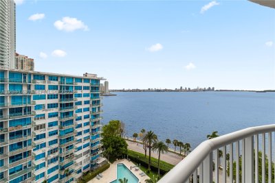 Comprar apartamento en Bayshore Place 1405C
