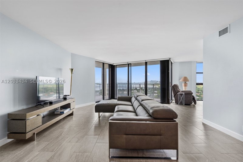 Condo for sale at Towers of Quayside 1 1604