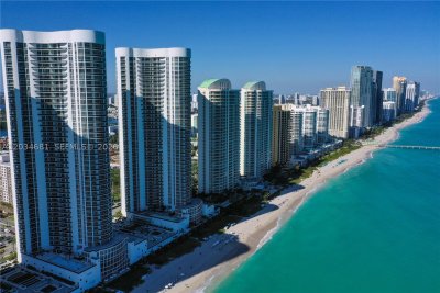 Aluguel de apartamento no Trump Tower One 4107