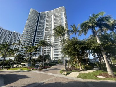 Comprar apartamento no Atlantic Three at The Point 305