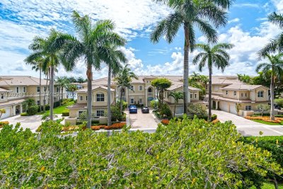 Comprar apartamento no Atlantic Three at The Point 305