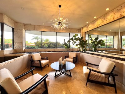 Comprar apartamento no 1000 Williams Island 3010