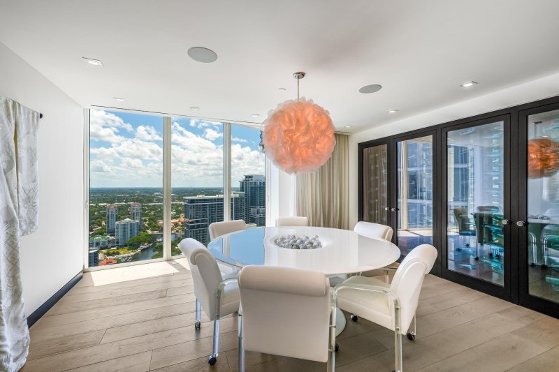 Condo for sale at Las Olas River House 4206
