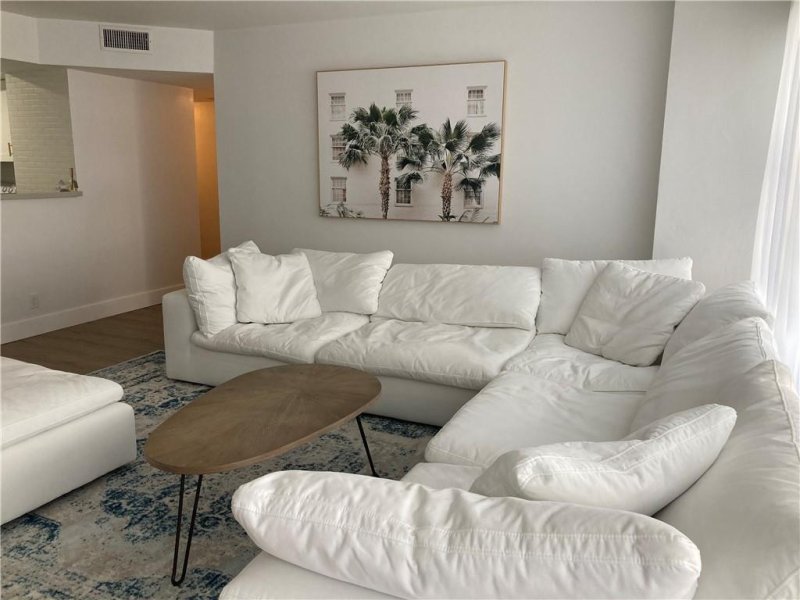 Apartment for rent at Ocean Summit 414