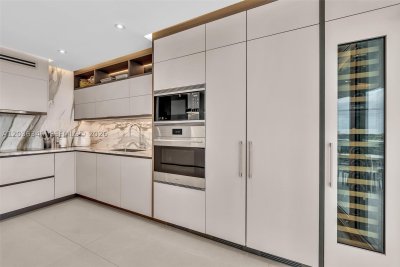 Comprar apartamento no Bristol Tower 1002