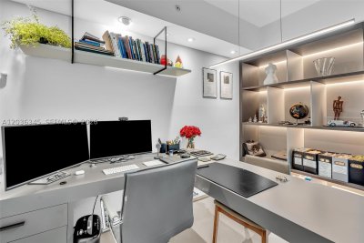 Comprar apartamento no Bristol Tower 1002