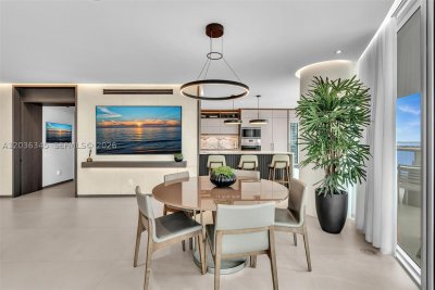 Comprar apartamento no Bristol Tower 1002