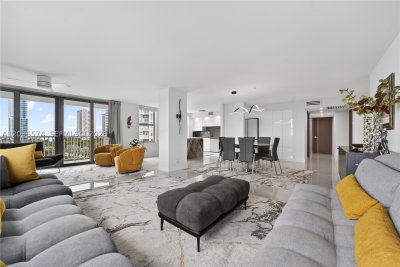 Comprar apartamento no Winston Towers 818