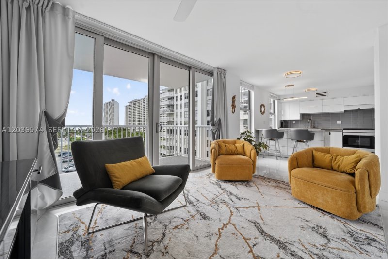 Condo for sale at Winston Towers 818