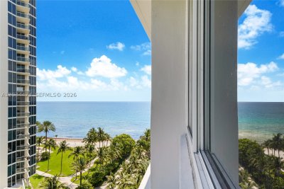 Comprar apartamento no Aventura Beach Club 827