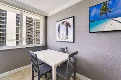 Comprar apartamento no Aventura Beach Club 827