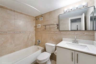 Comprar apartamento no Aventura Beach Club 827