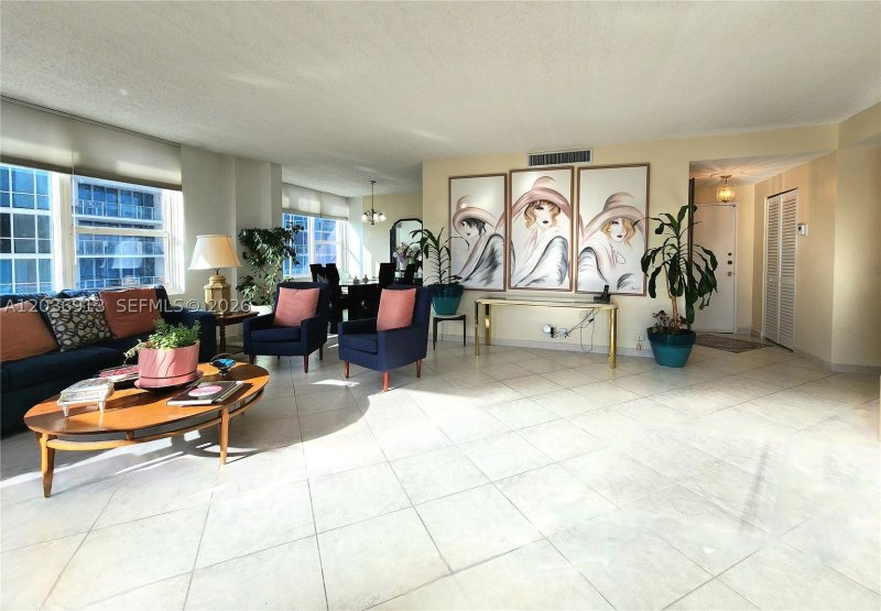 Condo for sale at Alexander Towers 705