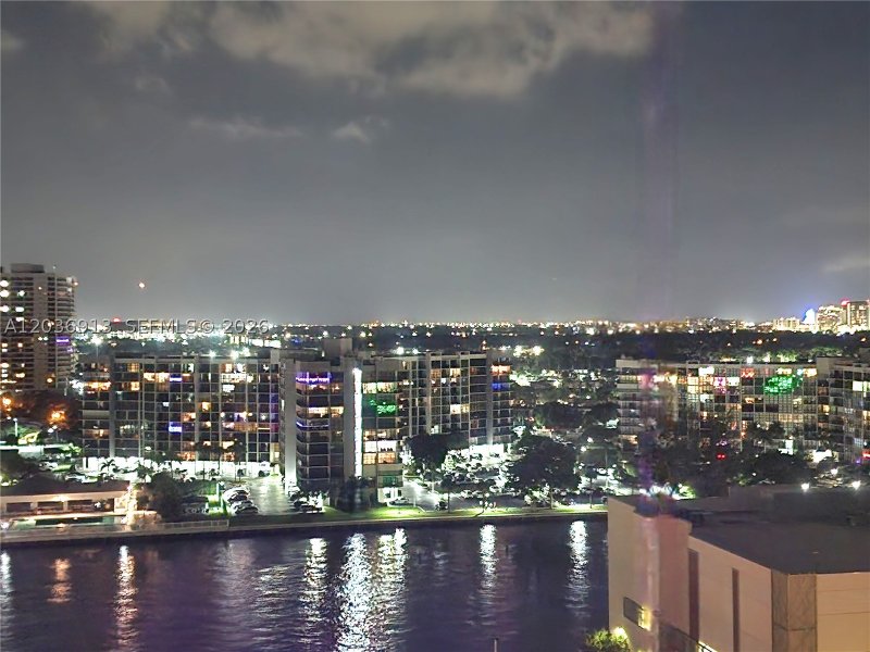 Condo for sale at Alexander Towers 705