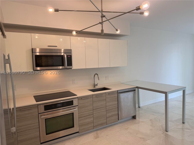 Apartment for rent at Brickell House Condo 1003